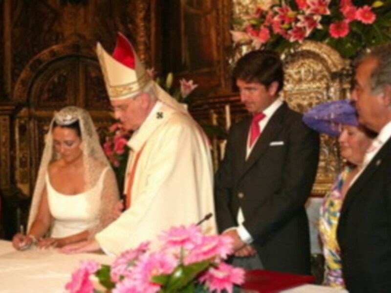 Luis del Olmo en la boda en Sevilla de la hija de Antonio de Los del Rio,que oficio el Cardenal Amigo