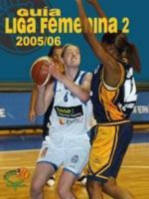 Jugadoras de baloncesto en acción durante un partido de la Liga Femenina 2005/06.
