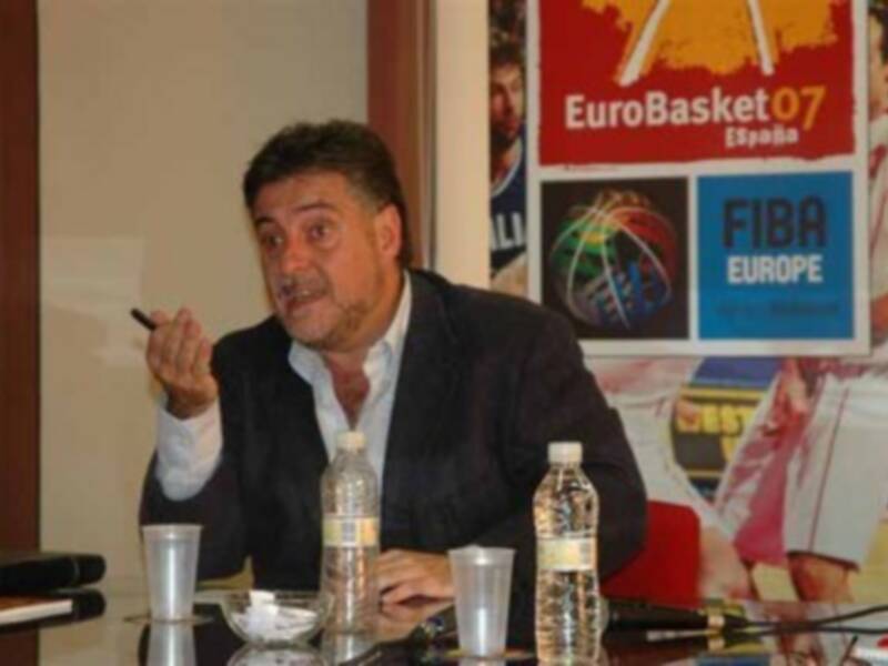 Pepu Hernández en el primer master de periodismo de baloncesto