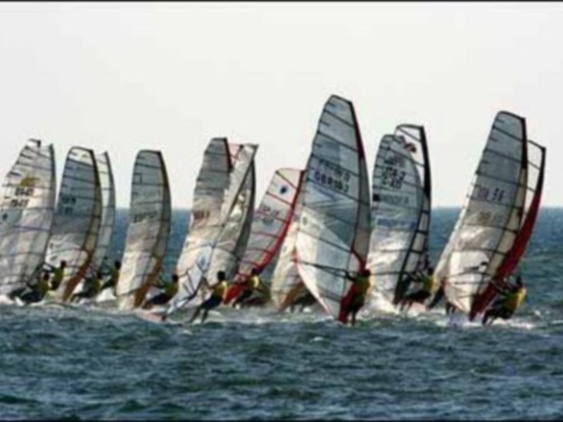 Fernando Martínez, con los mejores en el Europeo de Fórmula Windsurfing