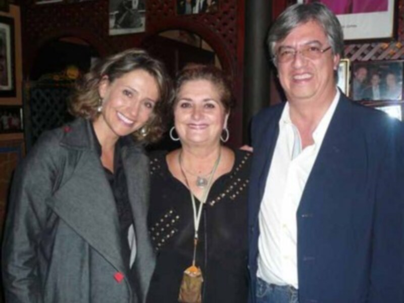 El presidente de radio caracol visitaron la Casa Anselma de Triana