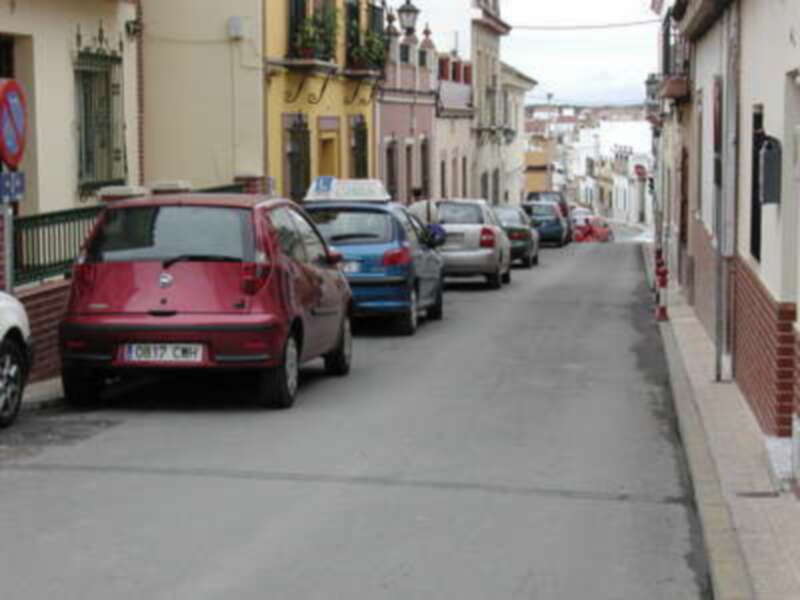 El Ayuntamiento de Gines ampliará el acerado de la calle Virgen del Rocío