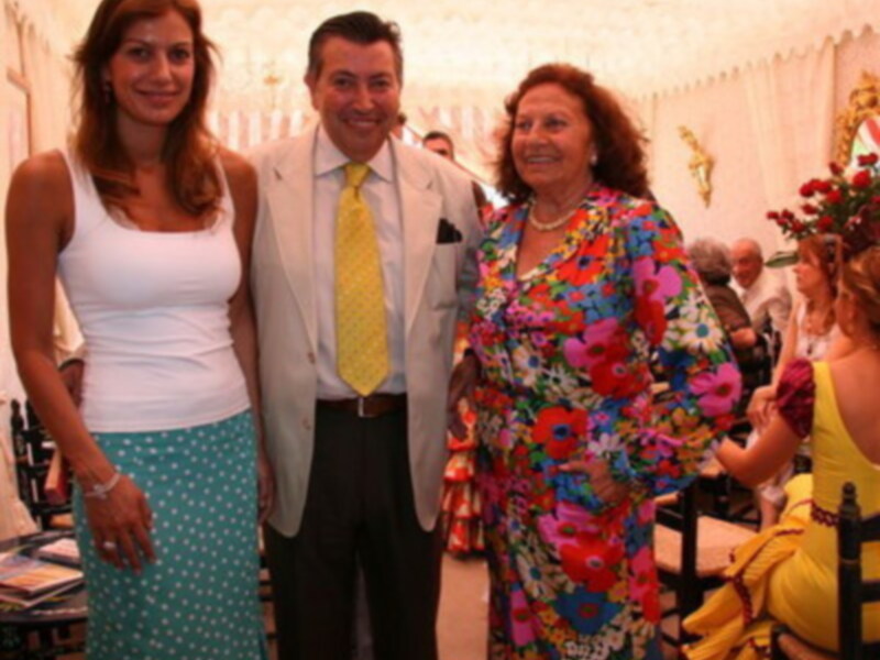 Malena Loreto, Kika Aparicio y Enrique Miguel Rodriguez en la Feria de Abril