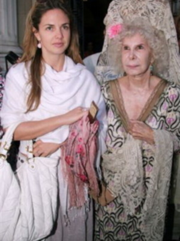 Cayetana se puso la mantilla para ver torear a Fran Rivera en la Maestranza