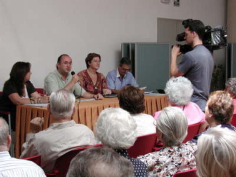 Gines: el Alcalde se reunió con los mayores de la localidad
