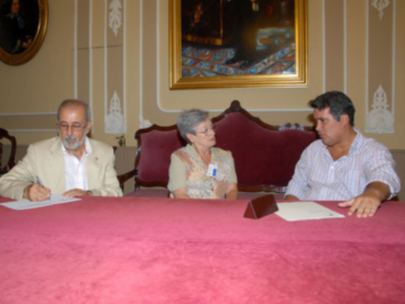El Ayuntamiento de Cádiz y Madre Coraje mantienen una reunión para concretar las ayudas a Perú