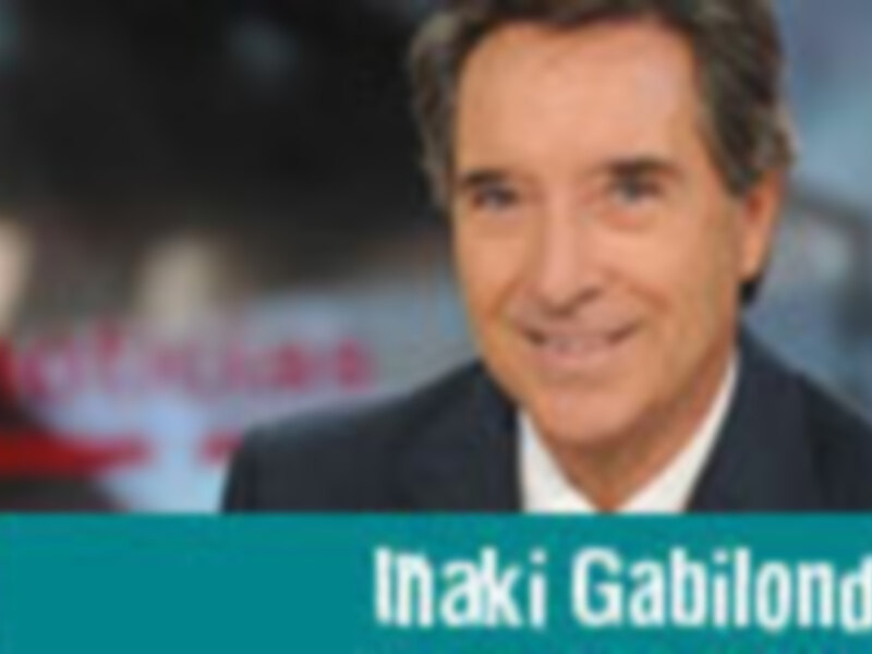 Iñaki Gabilondo vuelve a su cita con los espectadores con una mano rota.