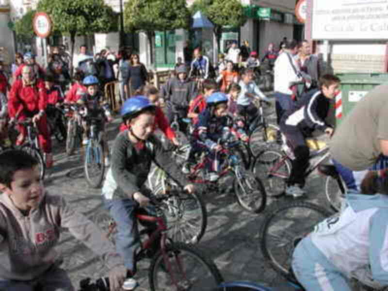 Los pequeños se volcaron con la Marcha Cicloturista de Gines