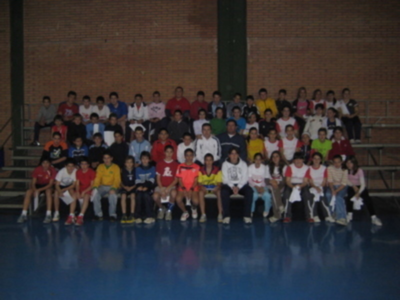 Un grupo de 60 niños y niñas participa en la primera concentración de la selección sevillana infantil 2008 de balonmano
