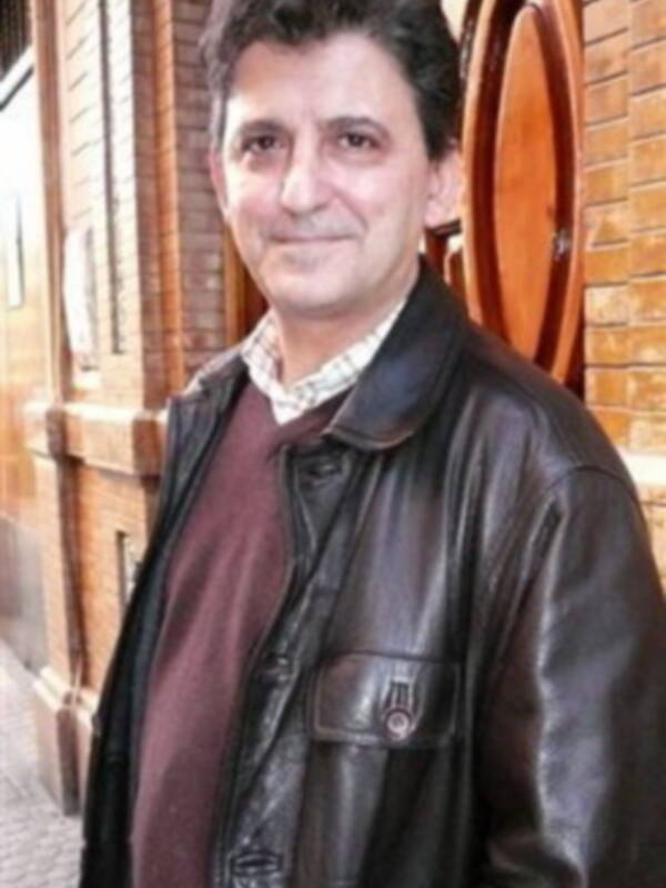 El doctor Francisco Gallardo edita su primera novela "El rock de la calle Feria"