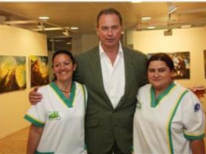 Bertín Osborne contento junto a su hija Alejandra por la mejoría de su hijo