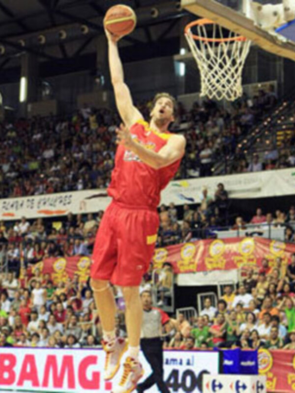España, con un estelar Pau Gasol, completa una remontada imposible ante los anfitriones (85-75)