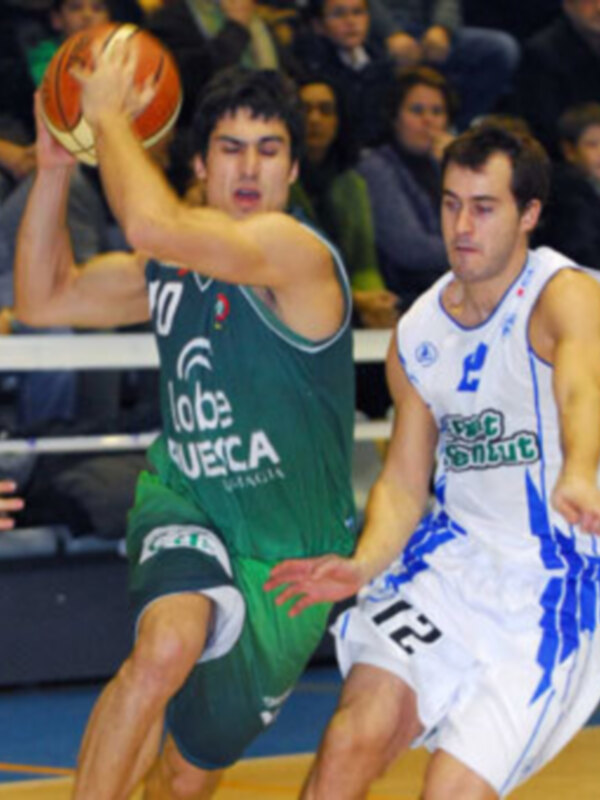 Palencia y Hospitalet cierran 2008 como líderes de la Adecco LEB Plata