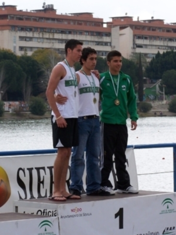 El Club Náutico Sevilla renueva título en el Campeonato de Andalucía de invierno de piragüismo