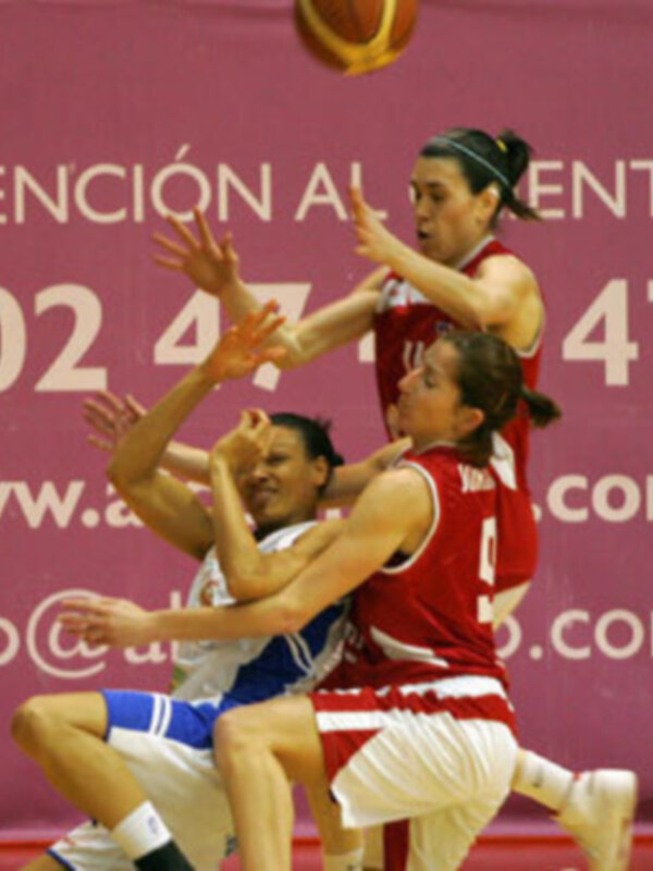 El Olesa gana al Sóller y comparte con las mallorquinas la ansiada cuarta plaza de la Liga Femenina