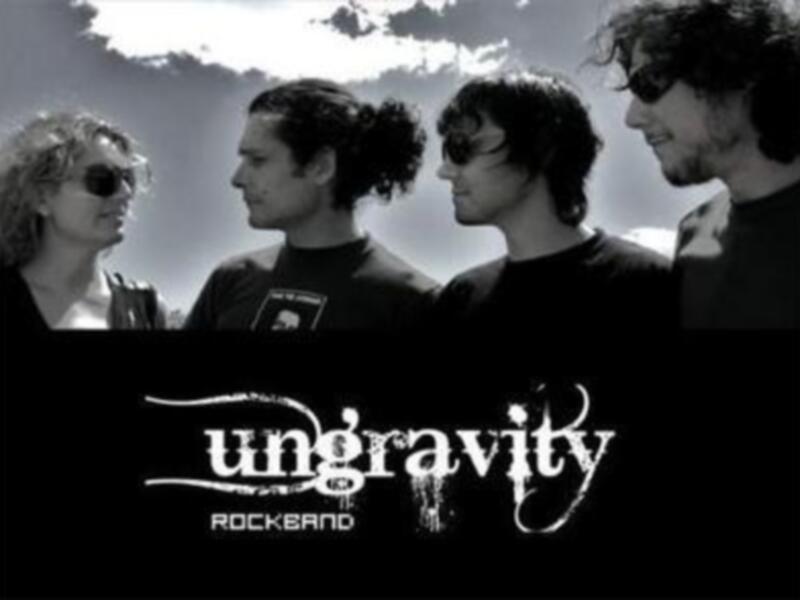 Concierto de Ungravity Rock Band con Paz Alarcon en Sevilla