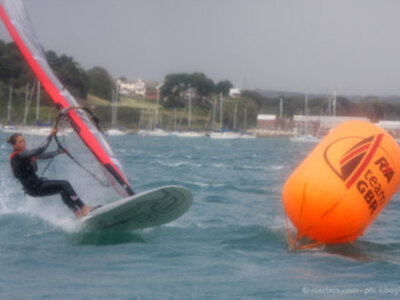 Victoria parcial de Blanca Manchón para comenzar el Campeonato del Mundo de RS:X