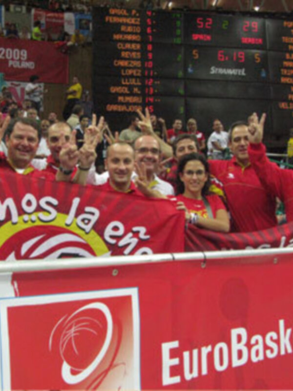 Los patrocinadores FEB también han empujado a la Selección en Polonia