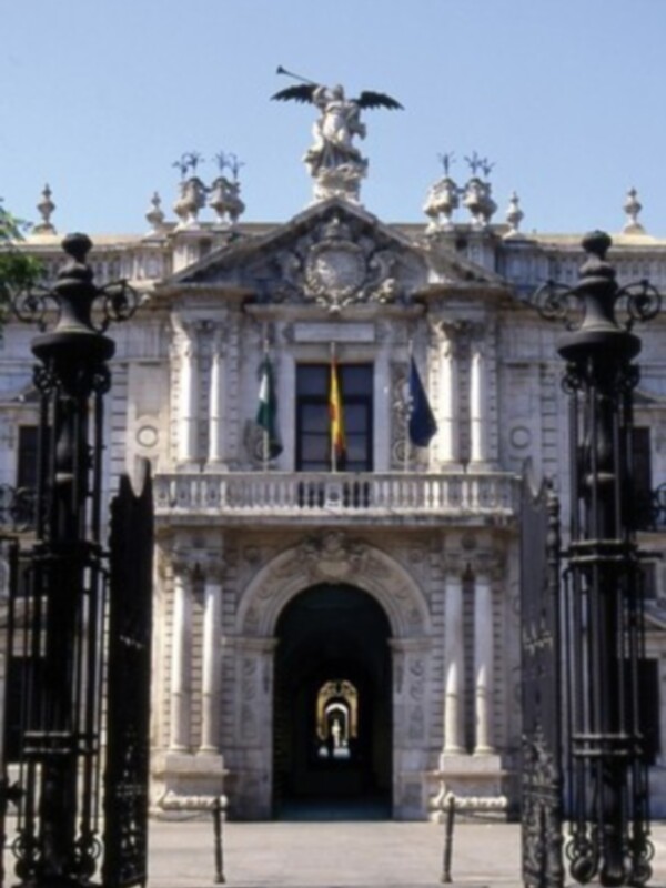 El Claustro de la Universidad de Sevilla aprueba por unanimidad una Declaración sobre la Memoria Histórica