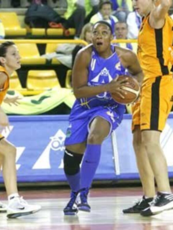 Perfumerias Avenida sufre para ganar en Gran Canaria (70-72)