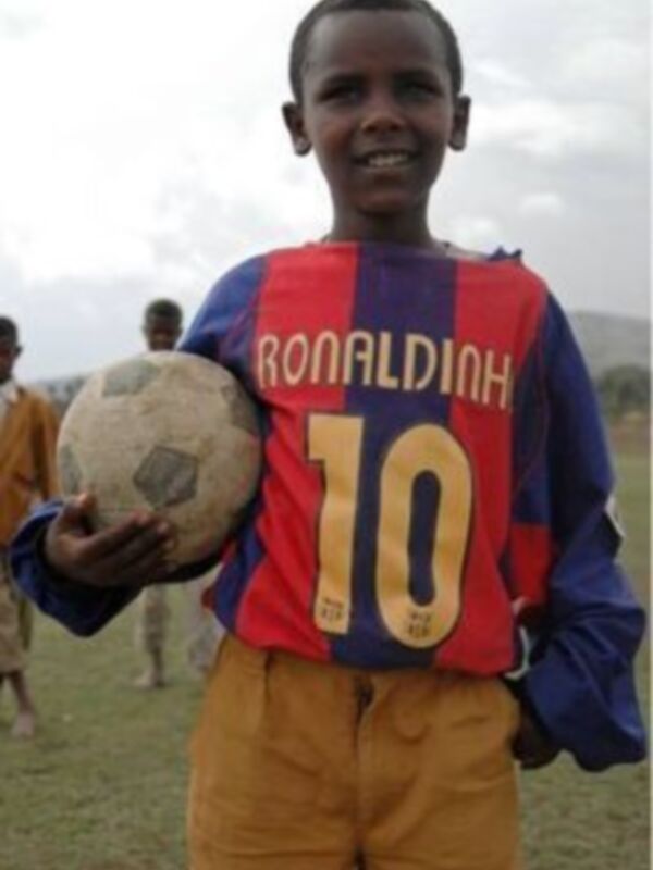 Las estrellas del fútbol luchan por la infancia en África, en laSexta
