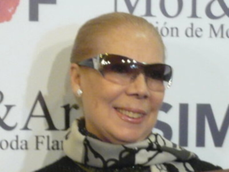 La Asociación Mof&ART rindió homenaje a Lina, 50 años de dedicación y amor a la costura flamenca