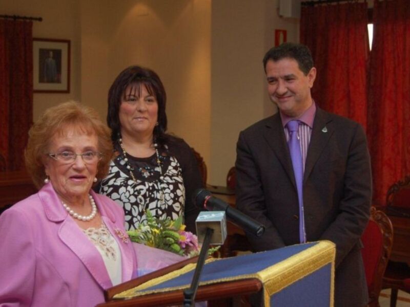 El homenaje a Paquita Cabo abre el programa de actividades previstas para conmemorar el Día Internacional de la Mujer. (Chipiona)