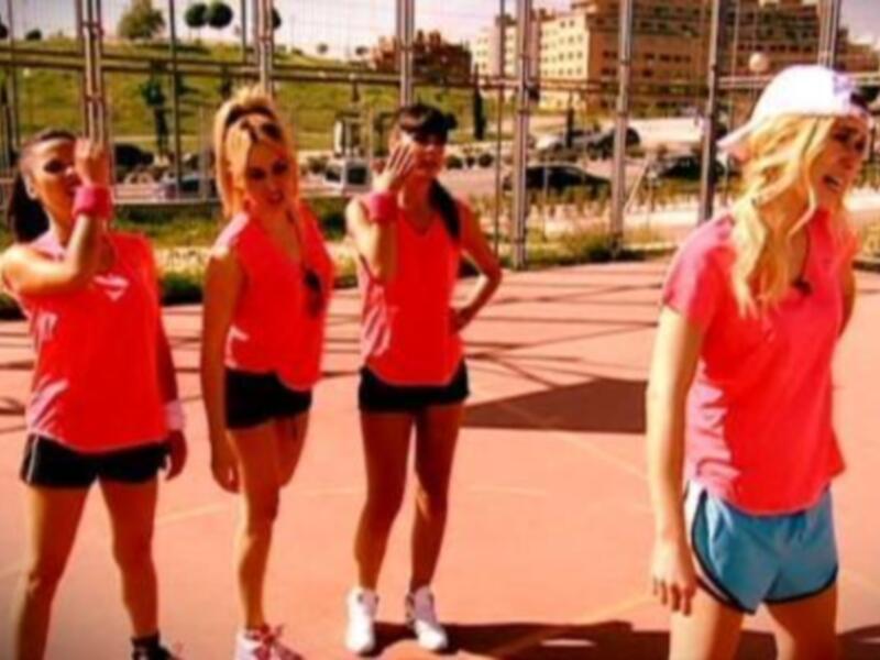 SLQHPatricia y Ángel se enfrentan en un partido de baloncesto