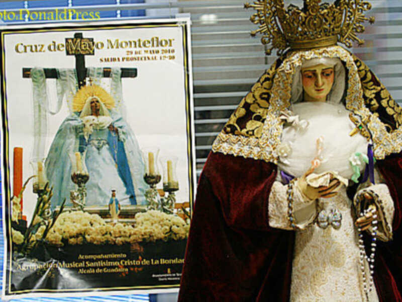 Este sábado sale la Cruz de Mayo de Urbanización Parque Monteflor, este año irá al frente del martillo el amigo Carlos García Tello.
