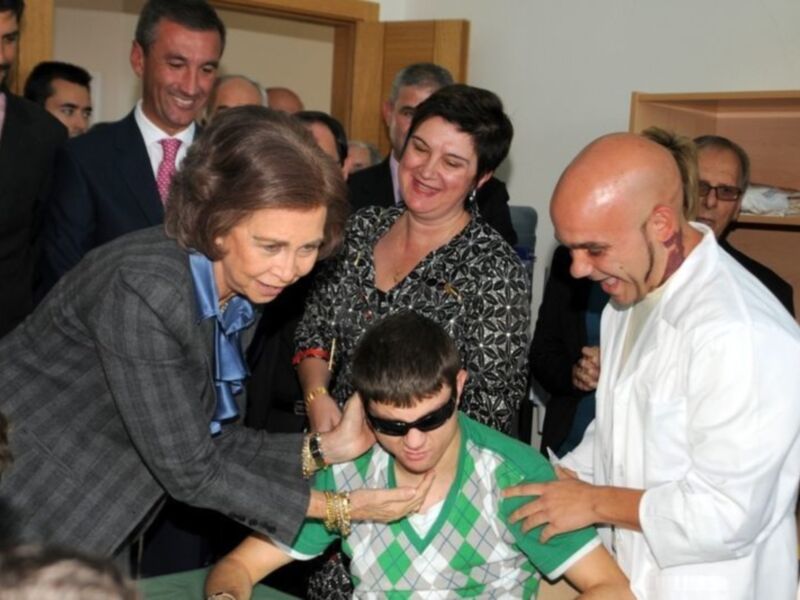 Su Majestad la reina doña Sofía inaugura en salteras el primer centro de atención a personas Sordociegas de españa