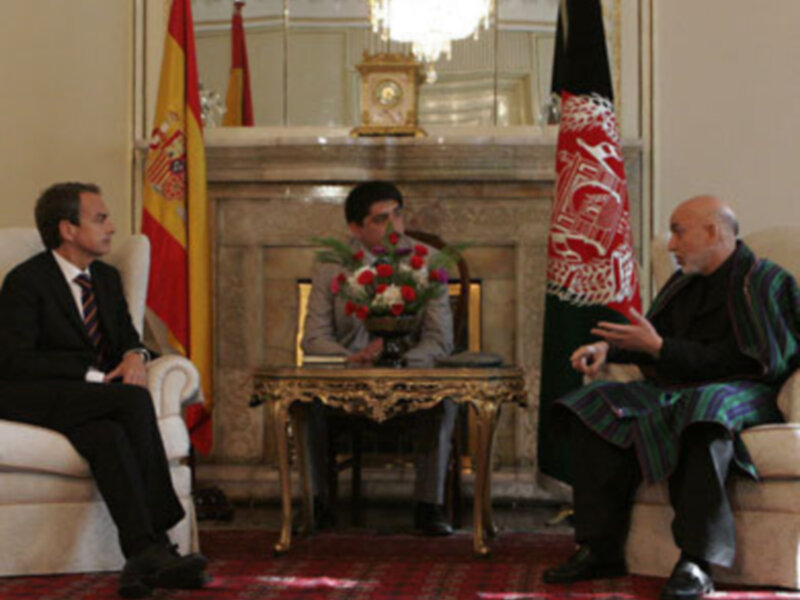 Zapatero visita al presidente Karzai de Afganistán.