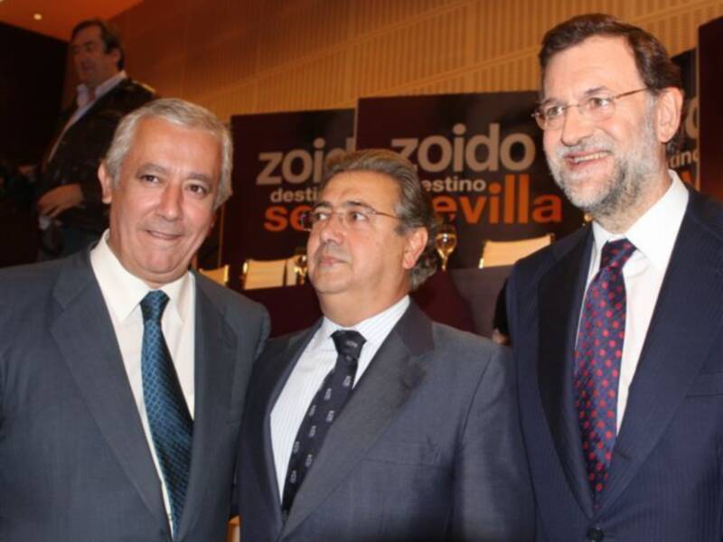 Patricia Rato, la Duquesa de Alba y Rjoy acompañan a Juan Ignacio Zoido en la presentación de su libro Zoido, destino Sevilla