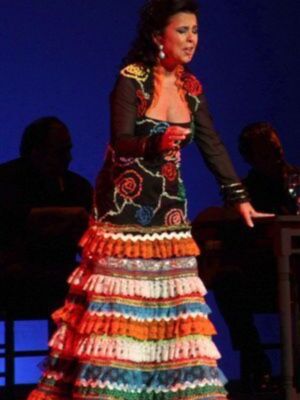 Toda Jerez rendida a los pies de María José Santiago.-