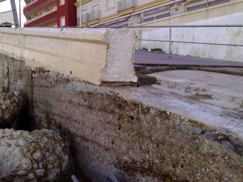 La playa cruz del mar afectada por los temporales