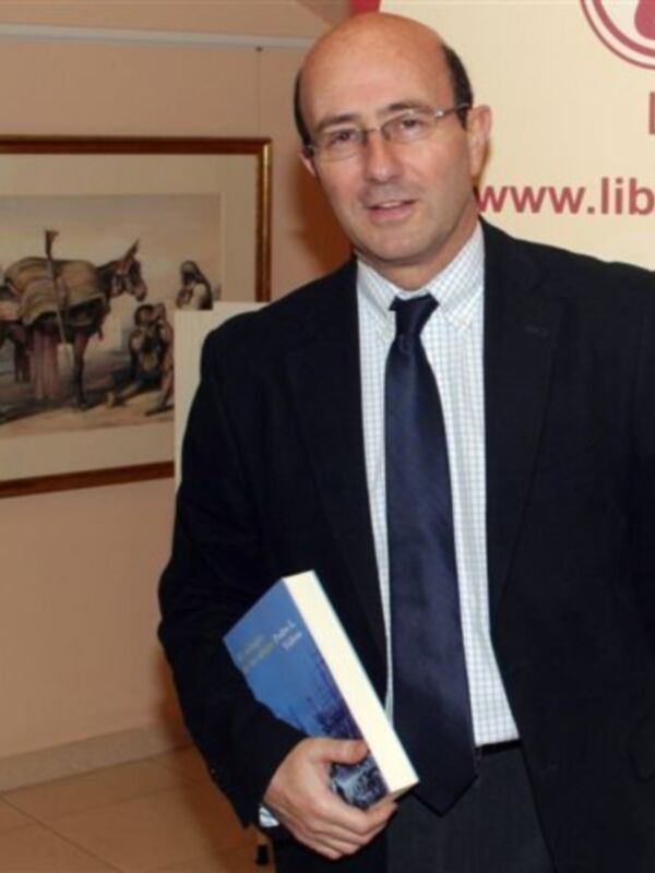 Presentación en Sevilla de El milagro de las abejas de Pedro J. Yúfera: Parece que el cuadro de Valdés Leal nació para este libro 