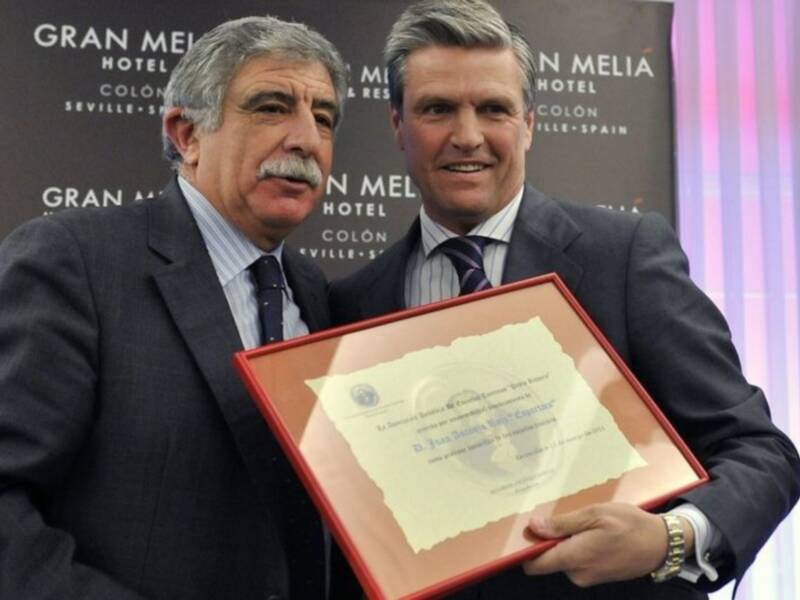 Espartaco, nombrado 'Profesor honorífico' de las Escuelas Andaluzas  