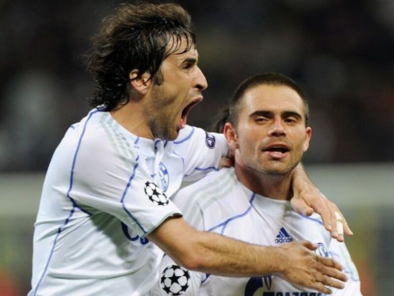 Raúl y su Schalke derriban al Inter en Champions