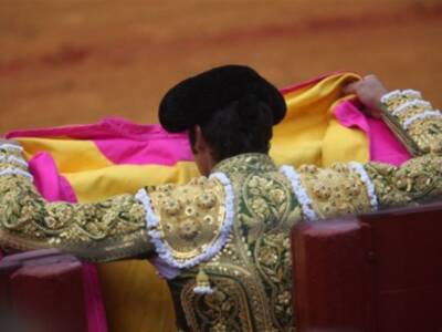 El abrazo de Fran Rivera y Cayetano en la maestranza