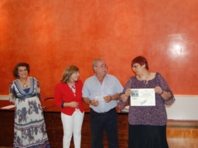 Entrega del I Premio de Investigación Histórica Decubriendo mis raíces a un grupo de alumnos del CEPER Mardeleva(Sanlúcar Bda)