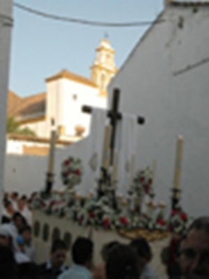 Procesión de la Cruz de Mayo del Grupo Joven de la Hdad. de Ntra. Sra. del Rosario Coronada, de Burguillos