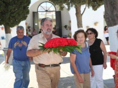 Amador Mohedano llevo flores para Rocío Jurado en el V aniversario de su fallecimiento