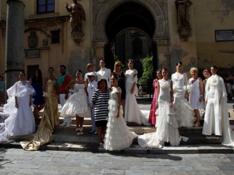 Diseñadores consagrados y jóvenes promesas de la moda presentan Novias de Sevilla