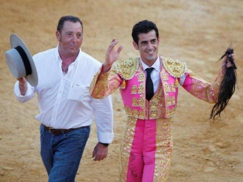 Carmen Bazán ejerce de abuela orgullosa con los hijos de Jesulín y María José campanario