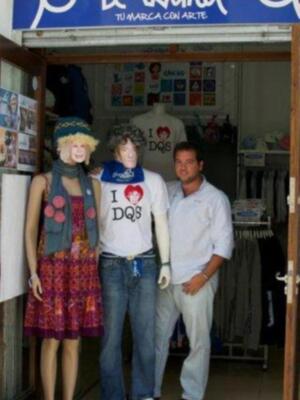 El Merchandising de la boda de la duquesa de alba y las sevillanas de la boda del siglo y medio....