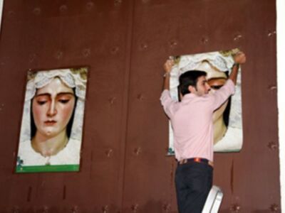 La Antigua Hermandad de la Vera-cruz de Alcalá del Río, presento el cartel del XL Aniversario de la Coronación Canónica de la Stma. Virgen de las Angustias Coronada de Alcalá del Río.