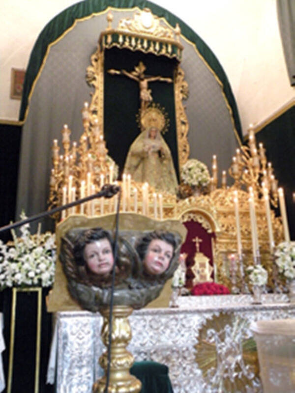 Espectacular altar de cultos de Triduo en honor a María Stma. de las Angustias Coronada de Alcalá del Río&#8207;