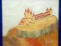 Pintura de un castillo medieval en una colina rocosa con torres coloridas y detalles arquitectónicos.