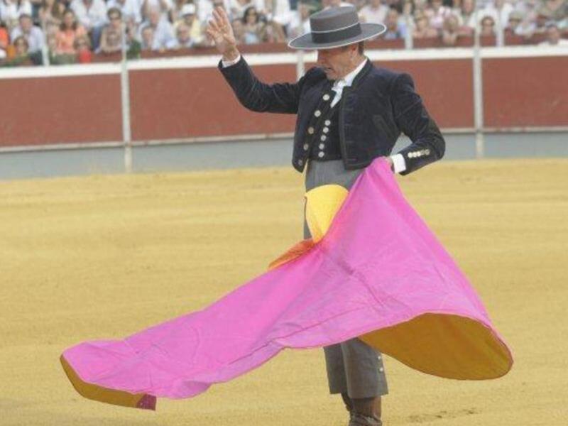 Espartaco, Ponce ,Morante y Cayetano, toreros solidarios y padrazos 