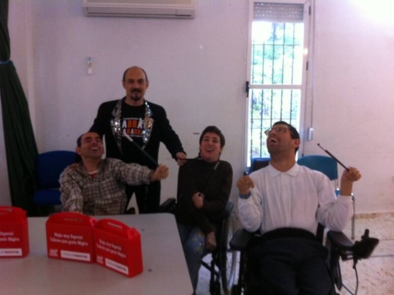 La fundación abracadabra llena Sevilla de magia e ilusión con los talleres para gente mágica, 	patrocinados por la fundación MAPFRE 