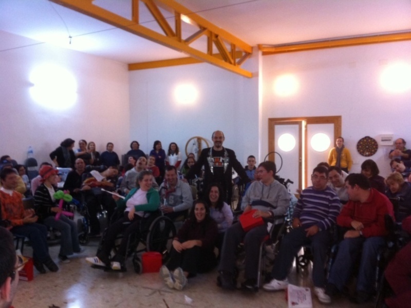 La fundación abracadabra llena Sevilla de magia e ilusión con los talleres para gente mágica, patrocinados por la fundación MAPFRE